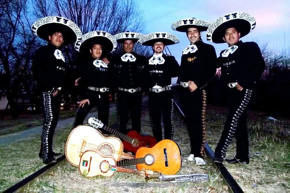 Presentación de Mariachi Domínguez 1