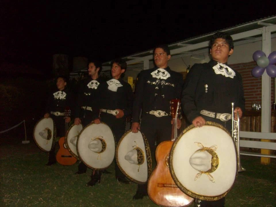 Presentación de Mariachi Domínguez 6
