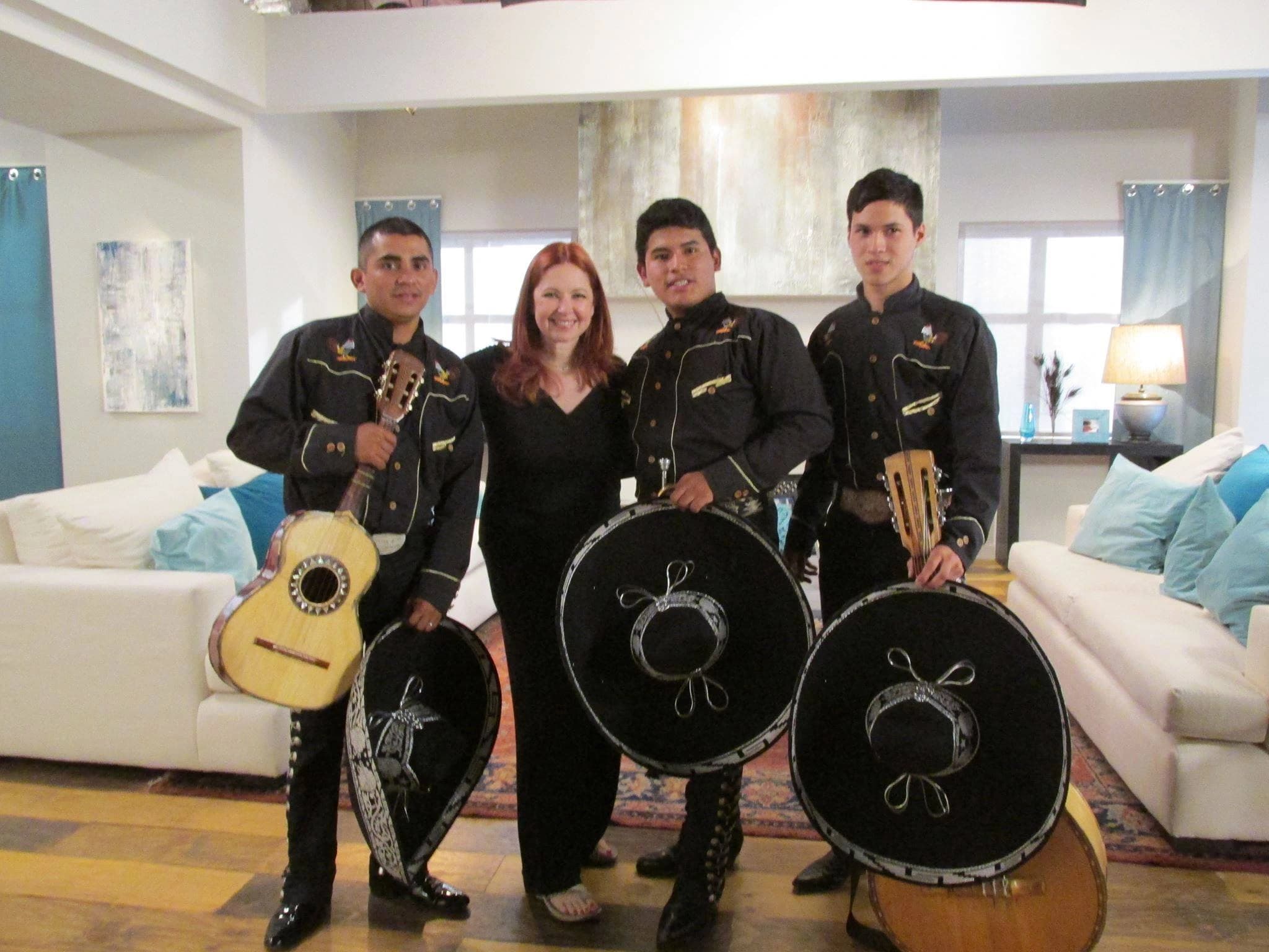 Presentación de Mariachi Domínguez 10