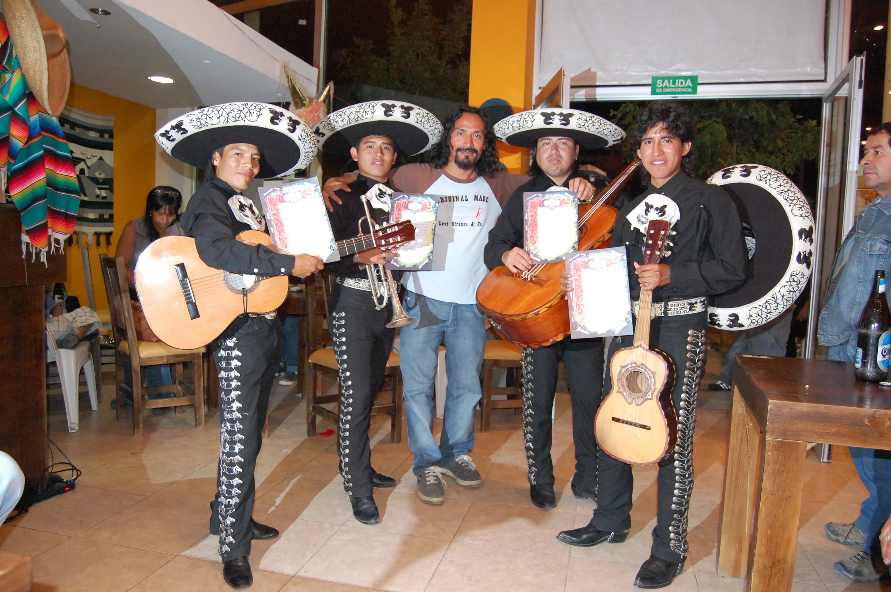 Presentación de Mariachi Domínguez 12